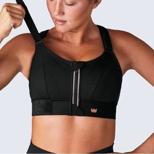 SheFit Size 1 Luxe Ultimate High Impact Adjustable Sports Bra in Black